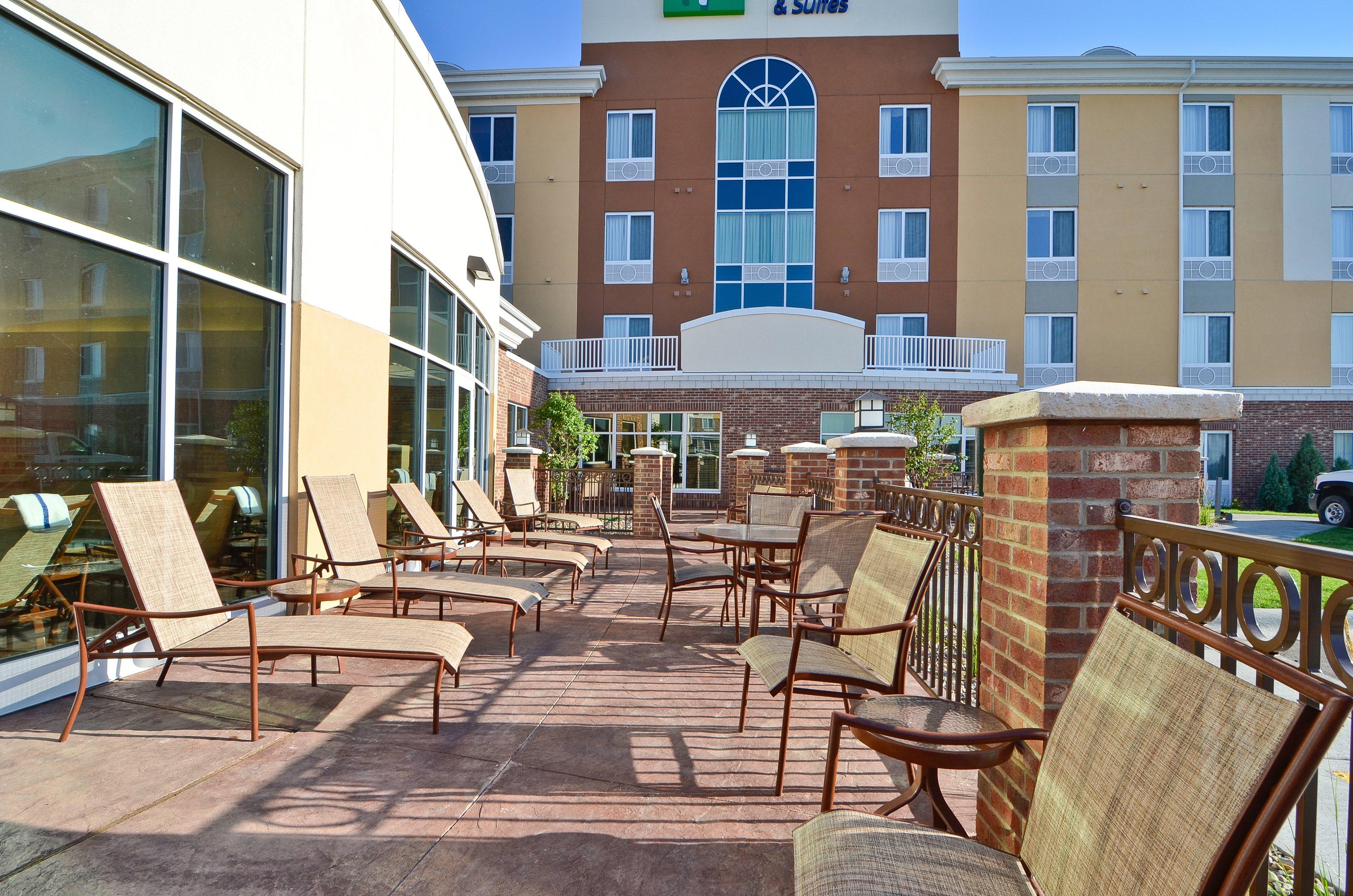 Holiday Inn Express & Suites - Williston By Ihg Exterior photo