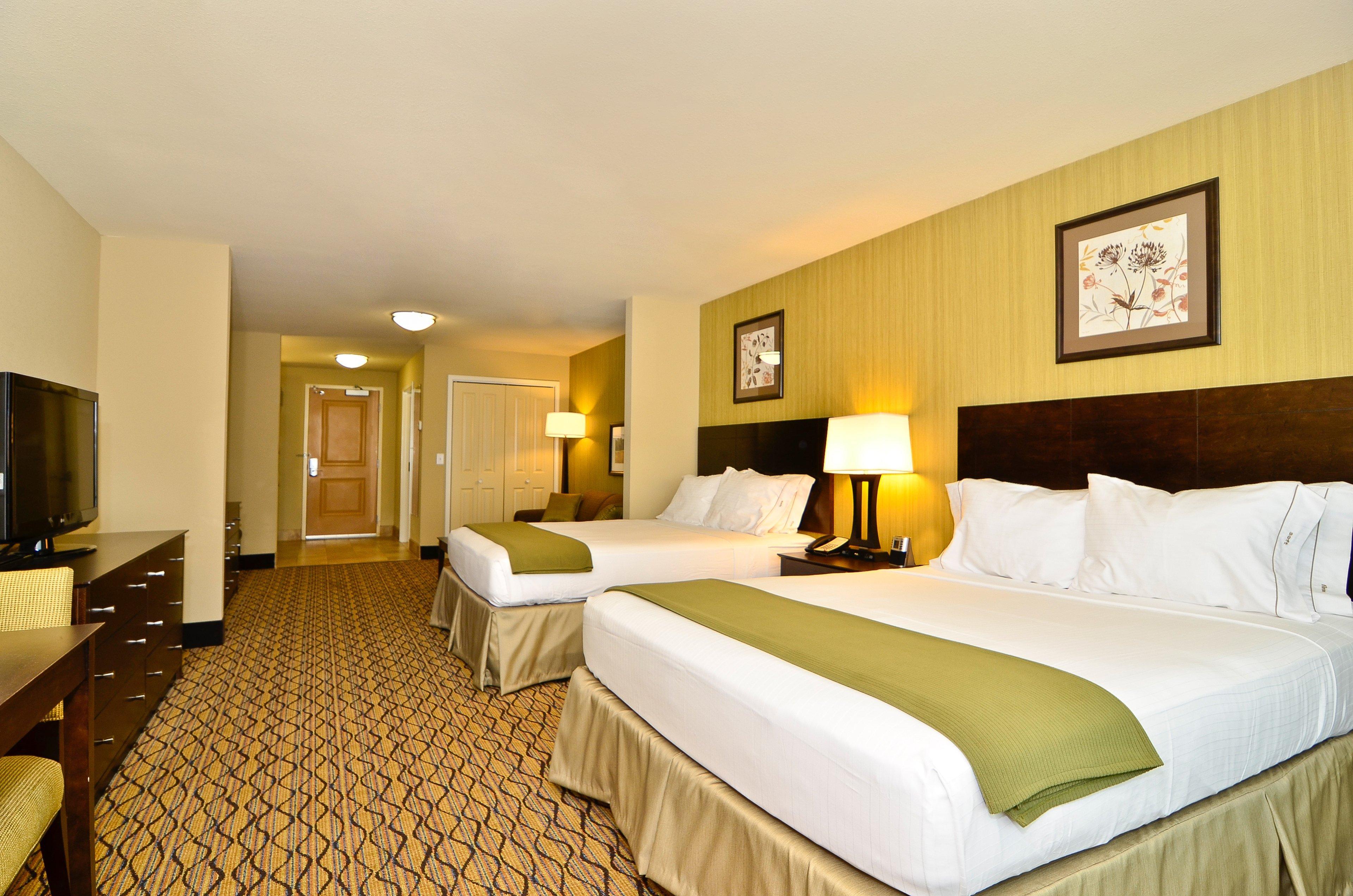 Holiday Inn Express & Suites - Williston By Ihg Exterior photo