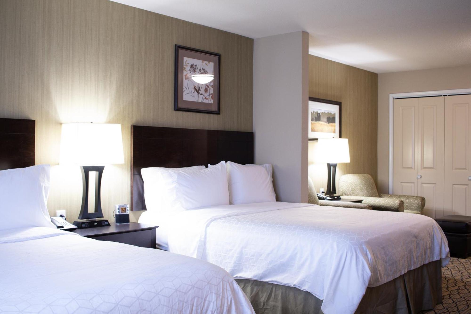 Holiday Inn Express & Suites - Williston By Ihg Exterior photo