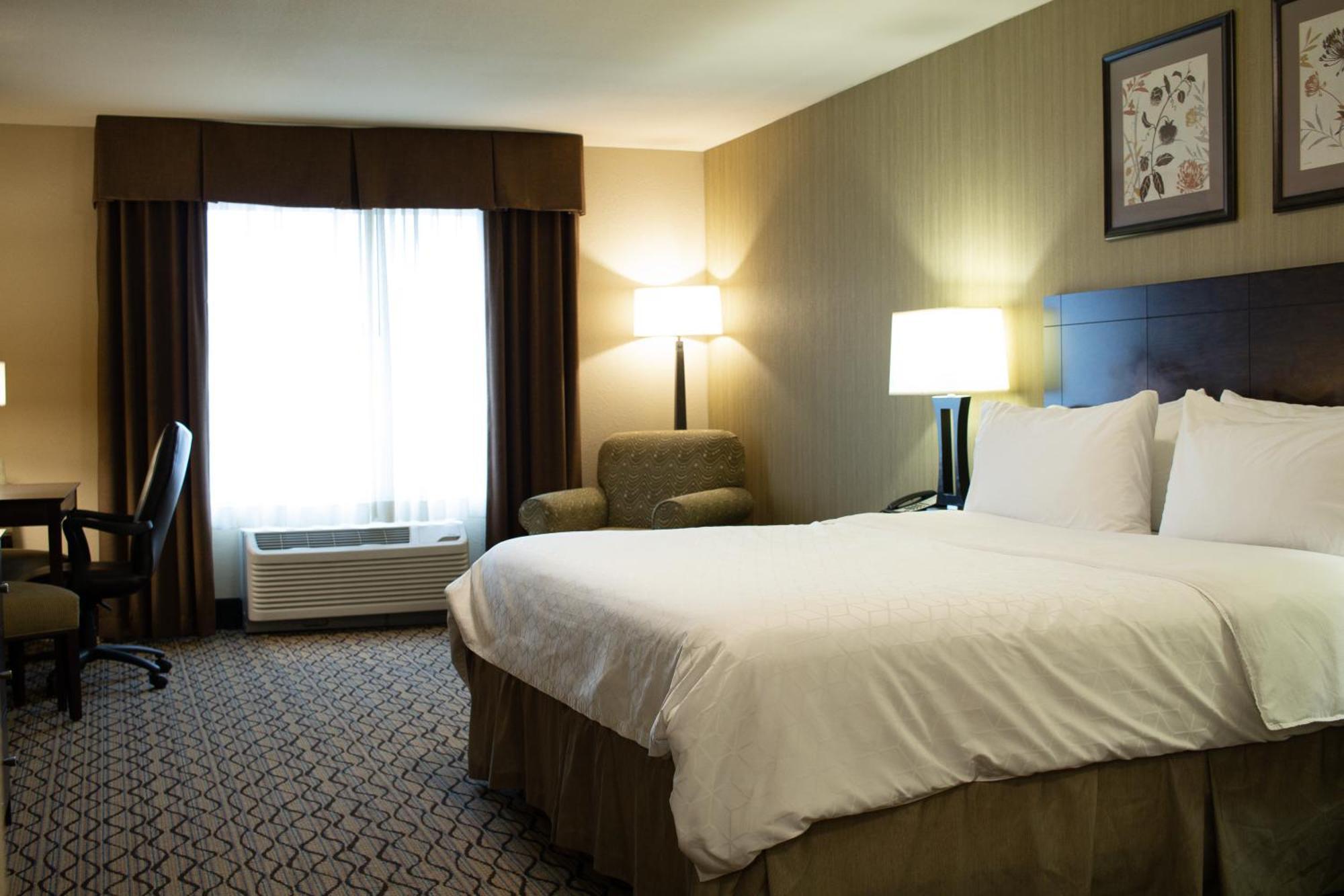Holiday Inn Express & Suites - Williston By Ihg Exterior photo